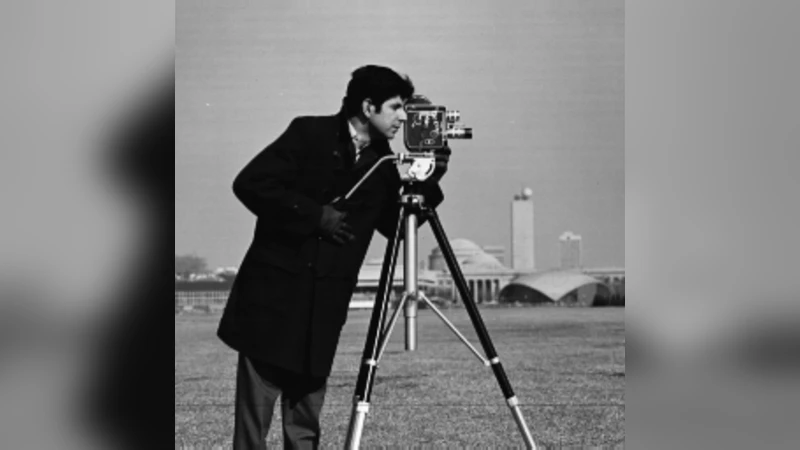 Large Scale Variational Bayesian Inference for Structured Scale Mixture   Models