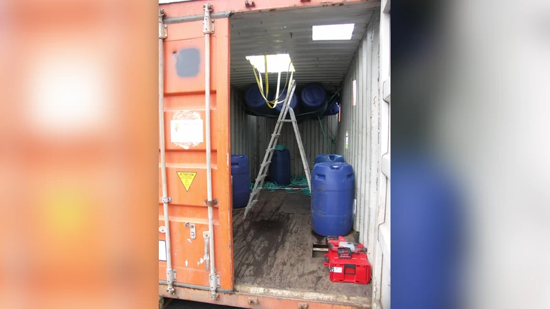 The Leeway of Shipping Containers at Different Immersion Levels