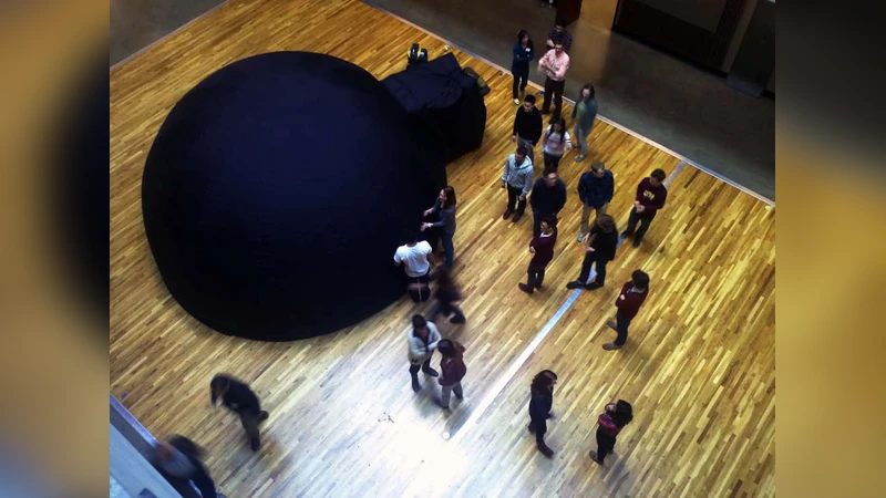 The University of Washington Mobile Planetarium Do-it-Yourself Guide