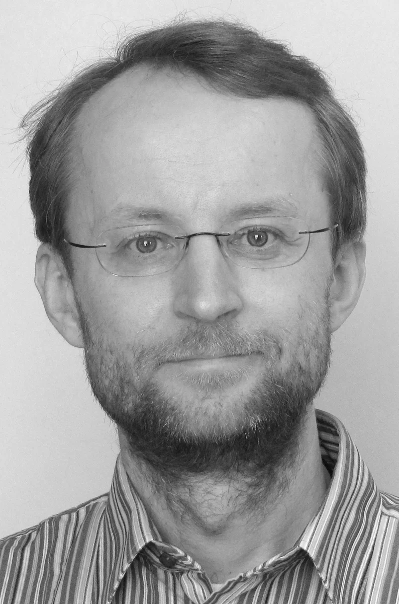 Uniform convergence of kernel averages under fixed design with heterogeneous dependent data