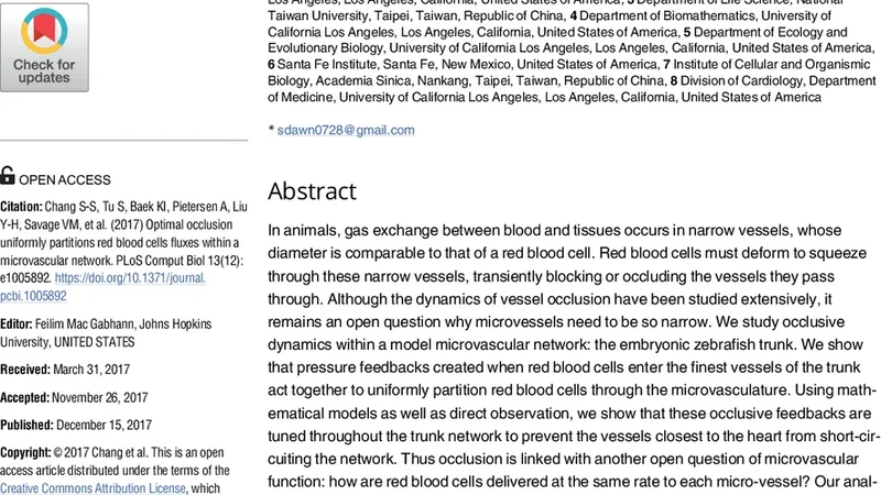 Optimal occlusion uniformly partitions red blood cells fluxes within a   microvascular network