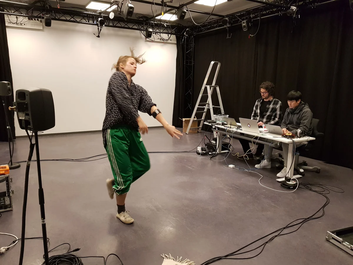 Vrengt: A Shared Body-Machine Instrument for Music-Dance Performance