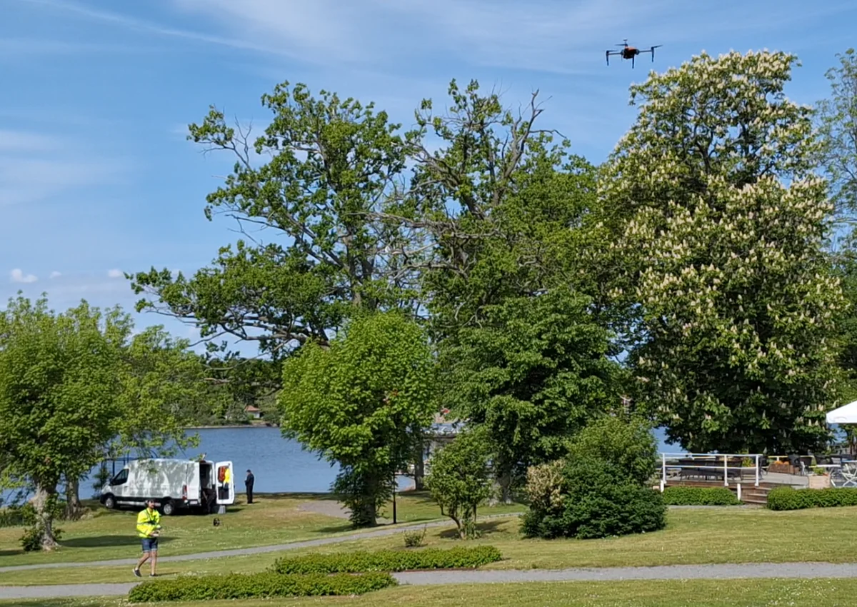 Custom Non-Linear Model Predictive Control for Obstacle Avoidance in Indoor and Outdoor Environments