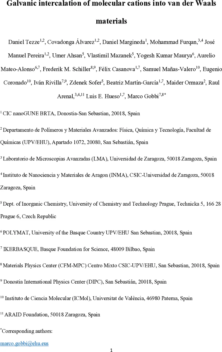 The metal-poor tail of the APOGEE survey II. Spectral analysis of Mg and Si in very metal-poor APOGEE spectra