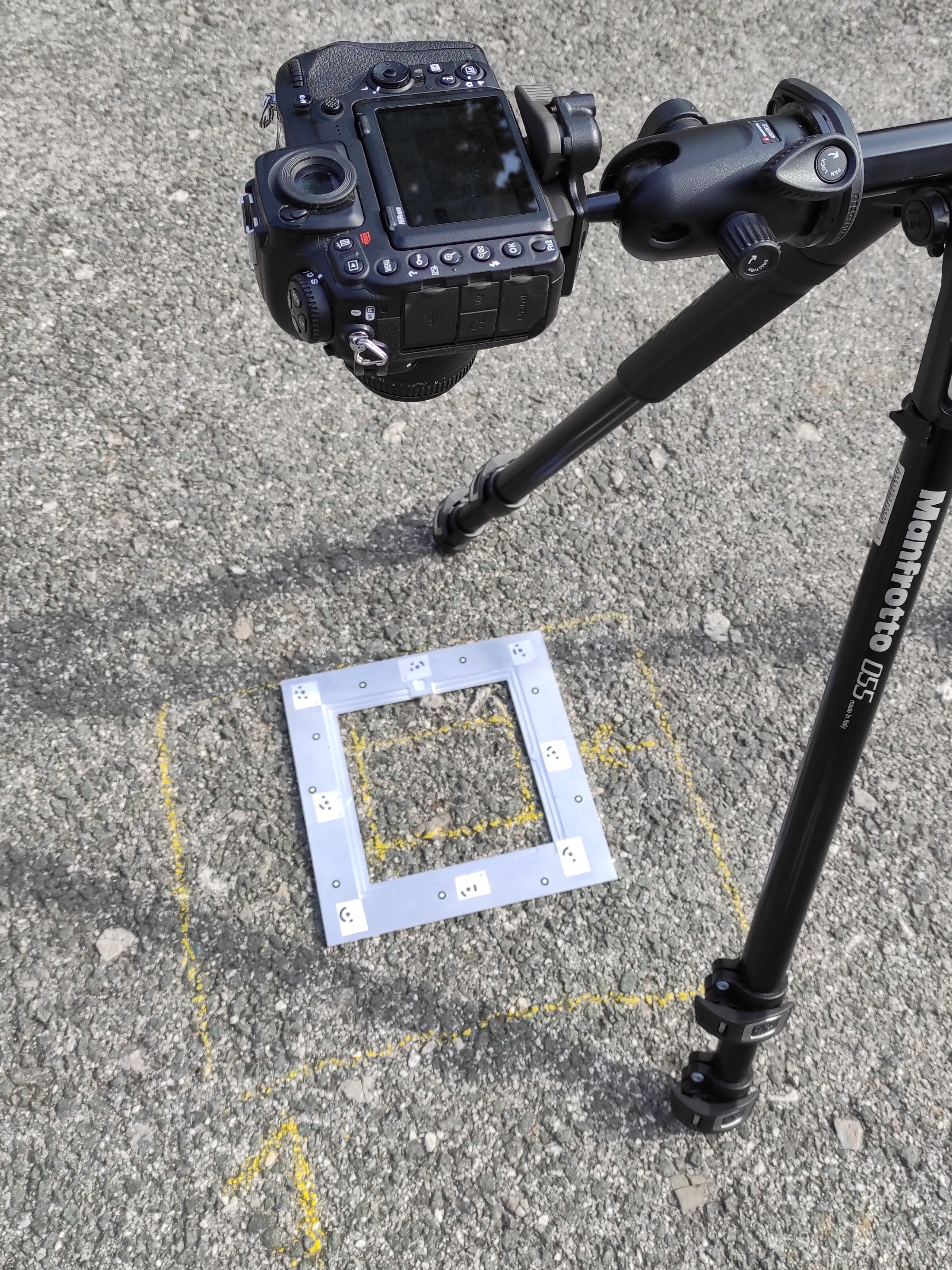 A computational framework for evaluating tire-asphalt hysteretic friction including pavement roughness