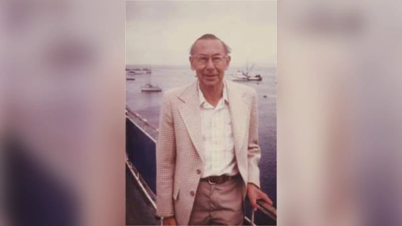 와실리 호프딩을 기억하며