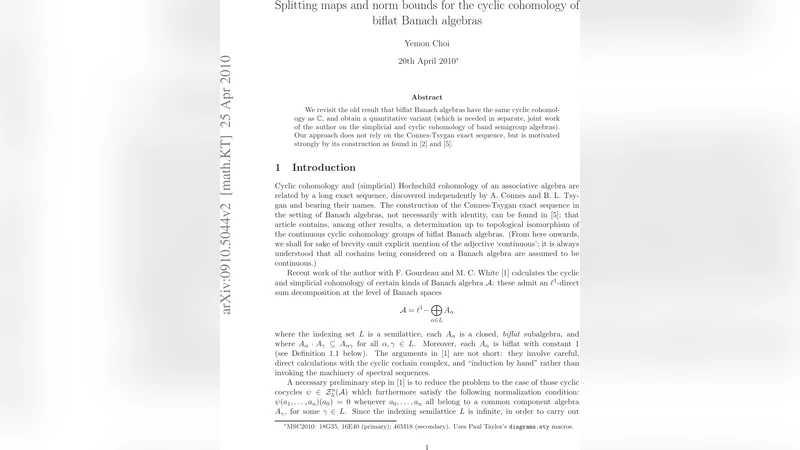 이중 평탄 Banach 대수의 순환 동형론 분할 사상과 노름 경계