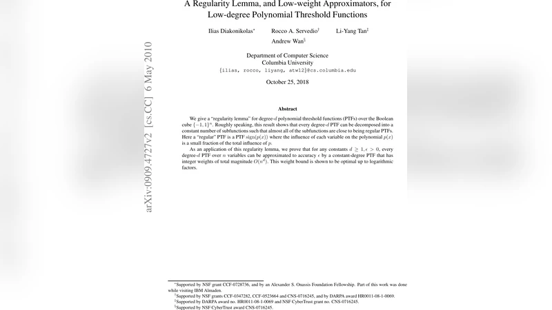 저차 다항식 임계함수의 정규성 정리와 저중량 근사