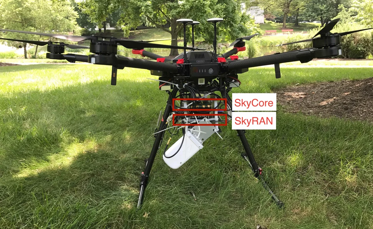 저고도 UAV 기반 LTE 네트워크 설계와 SkyLiTE 구현