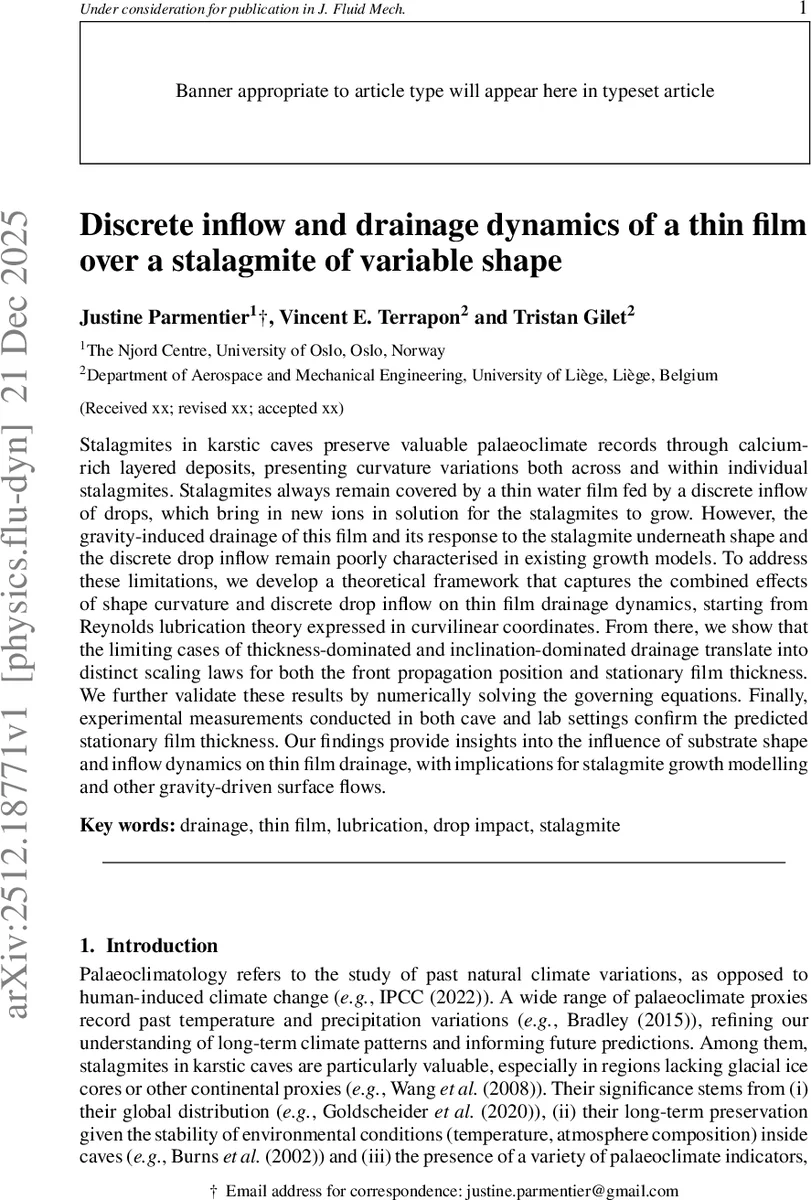 다크물질 헤일로 속 비이상성 트래버서블 웜홀과 강굴절각 연구