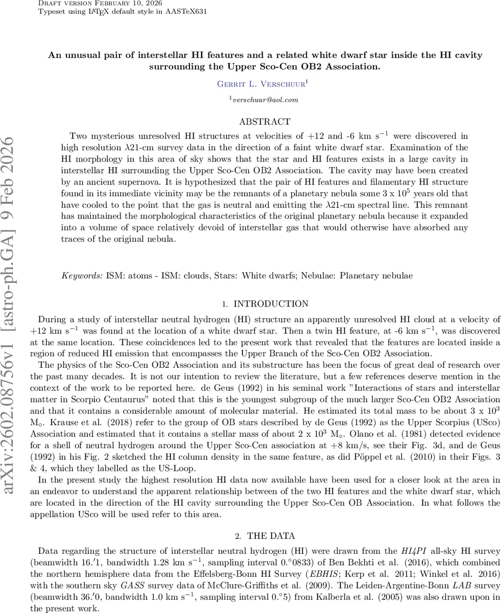 상공의 미스터리: 상록성 OB2 연관 구멍 안에 숨은 두 개의 HI 구름과 백색왜성