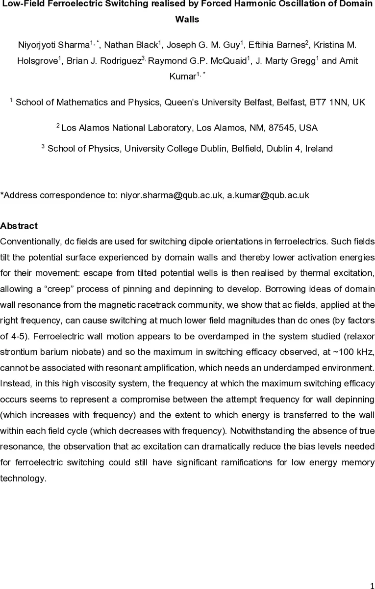 저전압 교류에 의한 강유전체 도메인벽 전환: 강제 조화 진동의 새로운 활용